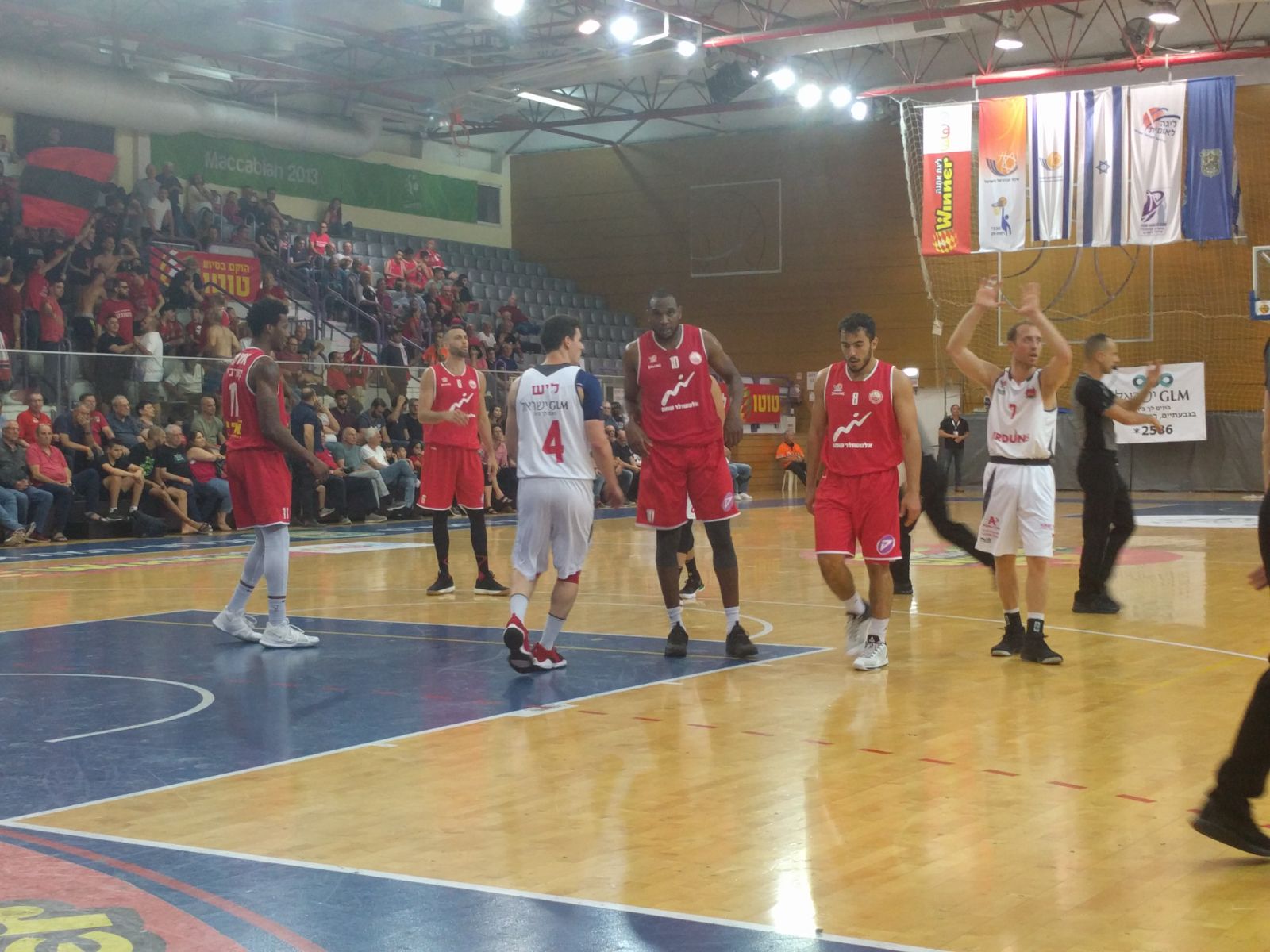 סטורם וורן במרכז התמונה. היחיד שתיפקד ברמת גן (צילום: חן אזרן, באדיבות המועדון)